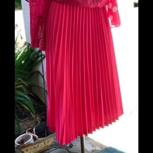 Vintage Pink Pleated Skirt